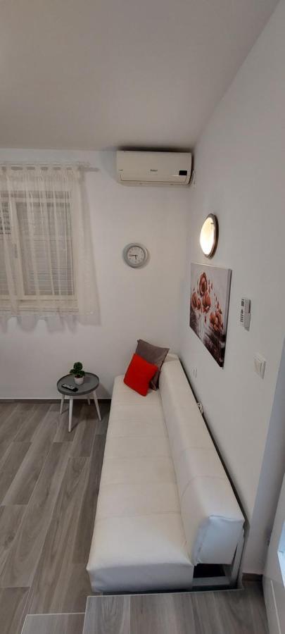 Nika & Karlo Apartment Makarska